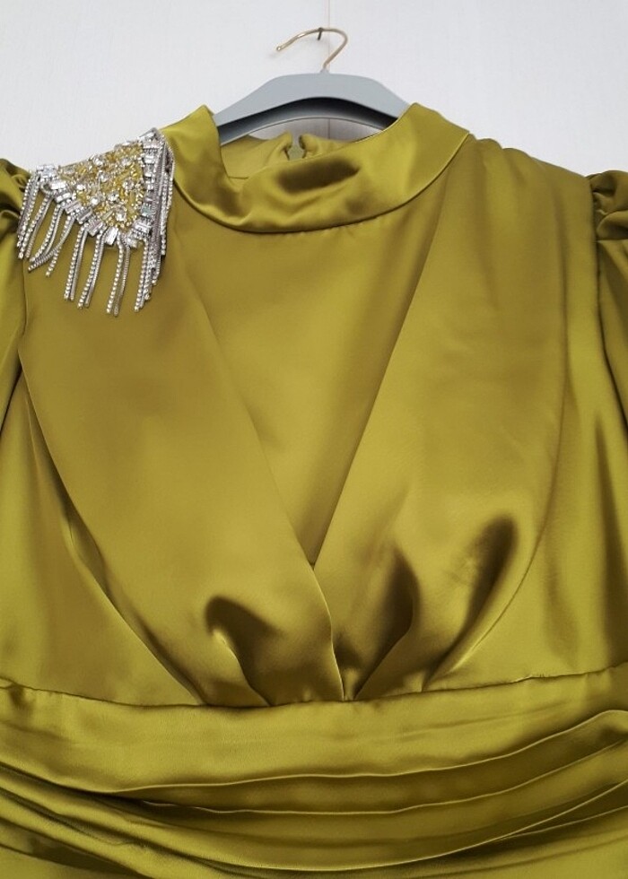 Hennin yağ yeşili abiye  - Görsel 4