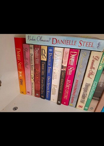 Danielle Steel Roman Kitapları Seti 24 adet