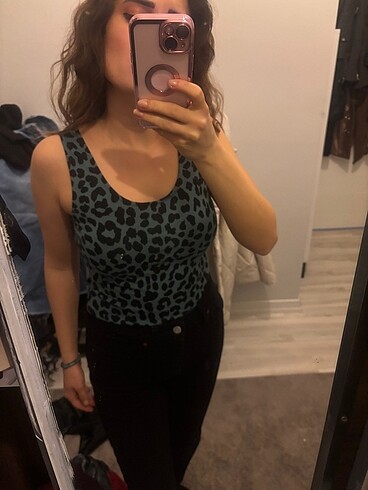 Diğer Yüksek bel siyah jean ve desenli çıtçıtlı bluz
