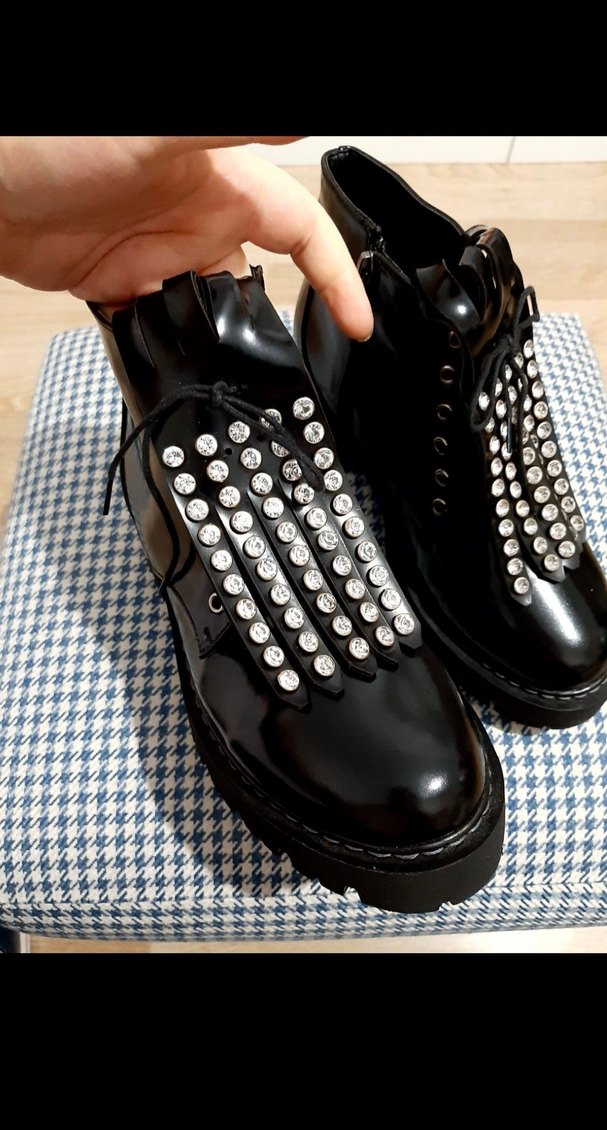 Siyah rugan,zımbalı,taşlı şık kadın bot - Görsel 2