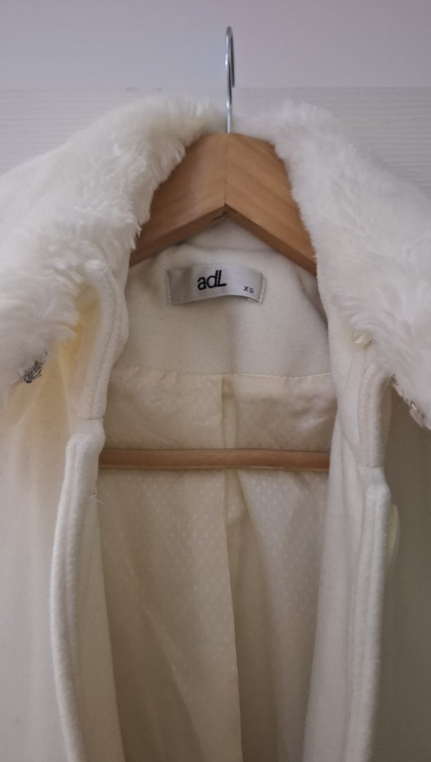 Adil Işık kürk detaylı beyaz kaban - Görsel 2