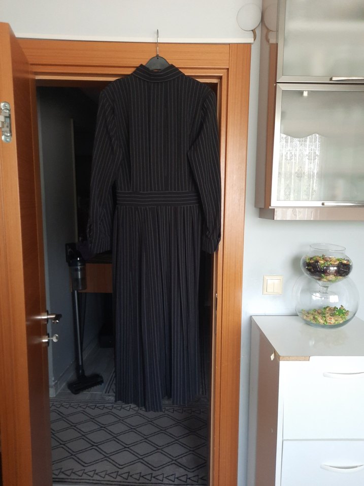 Düğmeli Uzun Siyah Çizgili Elbise - Görsel 4