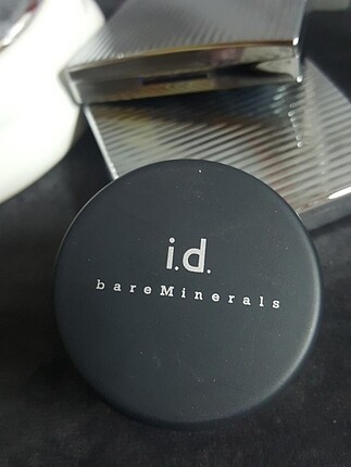  i.d bareMinerals 