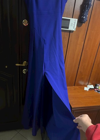 Mavi Uzun İnce Askılı Abiye Elbise - Görsel 2