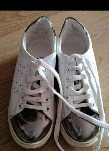 Spor ayakkabı 