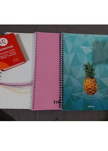 3 Defter ve Mini Redhouse Sözlük