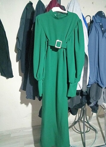 Trendyol & Milla Yeşil kemerli balon kol elbise 