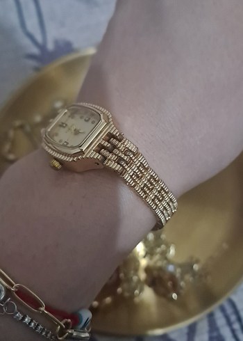 Parlak Altın Kadın Kol Saati - Görsel 5