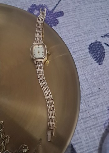 Parlak Altın Kadın Kol Saati - Görsel 2