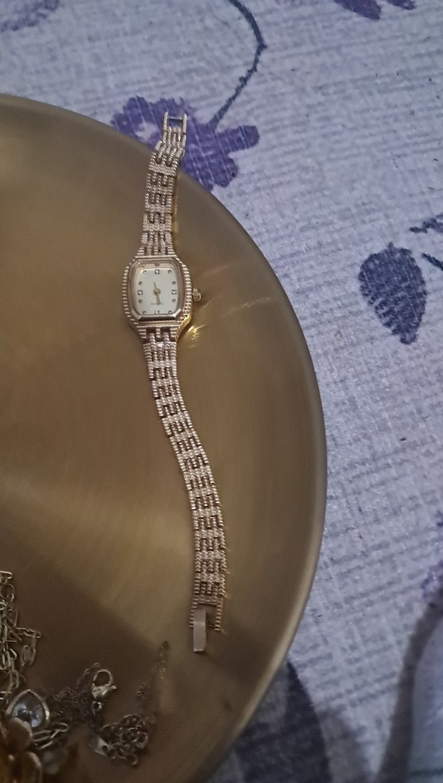 Parlak Altın Kadın Kol Saati - Görsel 2