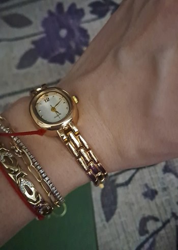 Klasik Parlak Altın Kadın Kol Saati - Görsel 4
