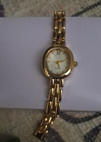 Klasik Parlak Altın Kadın Kol Saati - Görsel 3