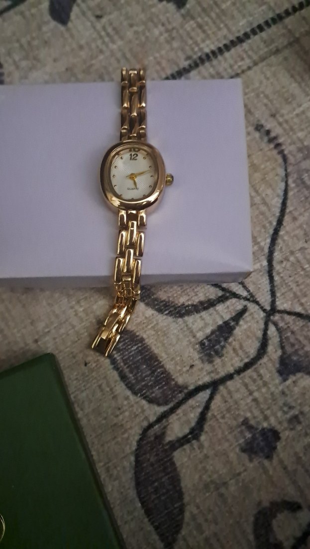 Klasik Parlak Altın Kadın Kol Saati - Görsel 2