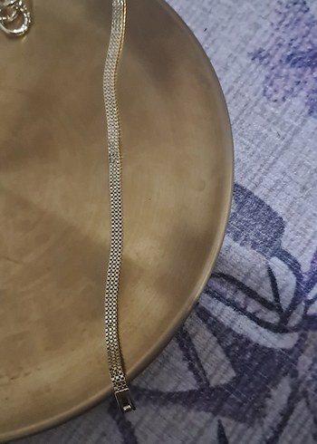 Zincir Detaylı Altın Renk Kadın Bileklik - Görsel 4