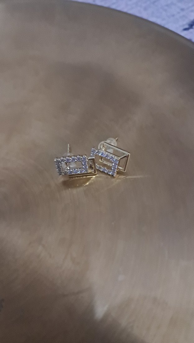 Altın Renkli Mini Kareli Küpeler - Görsel 2