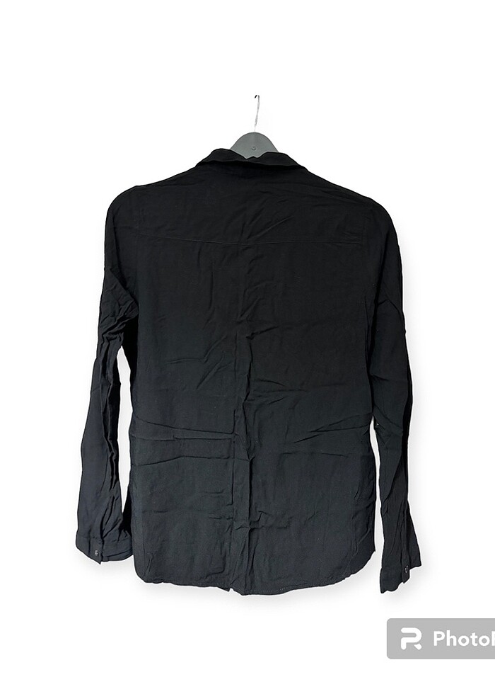 Siyah gömlek. - Görsel 2