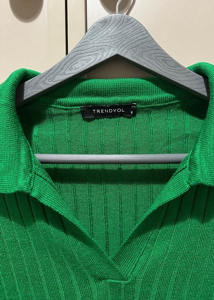 Yeşil triko kazak - Görsel 4