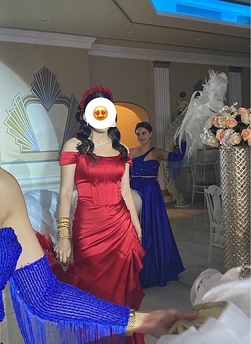 Kırmızı Saten Yırtmaçlı Kına Elbisesi
