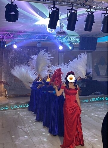 Kırmızı Saten Yırtmaçlı Kına Elbisesi - Görsel 3