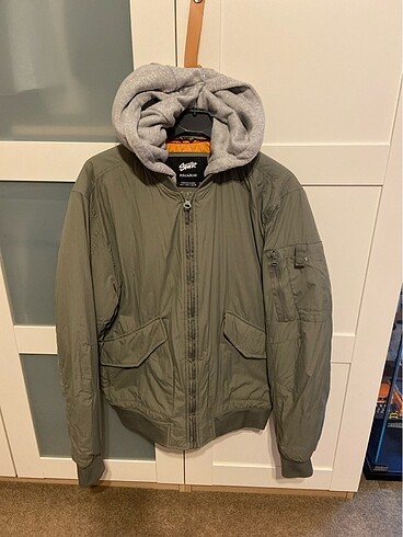 Pull& Bear Mont