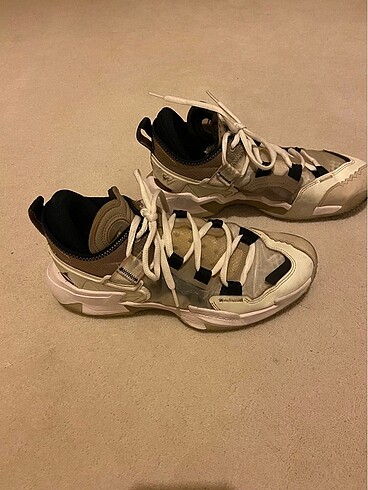 43 Beden beyaz Renk Nike air jordan basketbol ayakkabısı