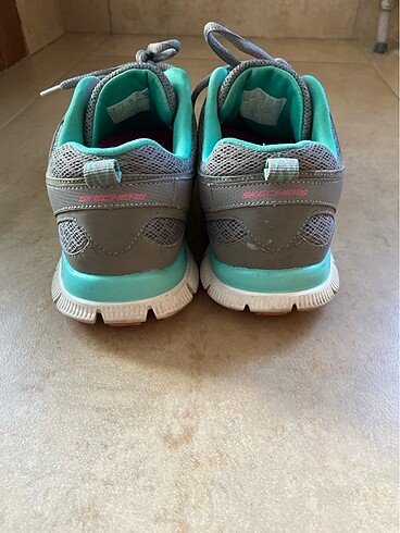 39 Beden Skechers kadın ayakkabı
