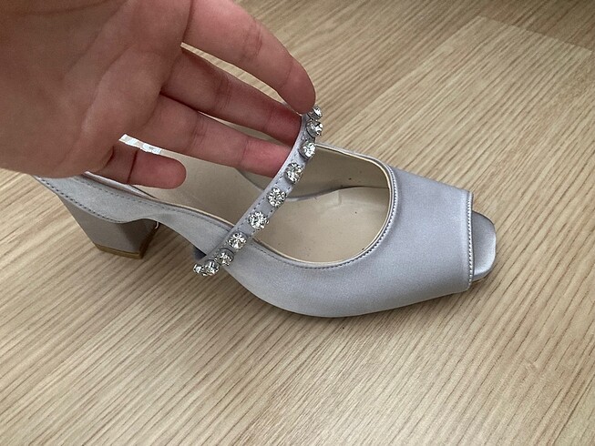 Diğer Gümüş Saten Taşlı Kalın Topuklu Ayakkabı