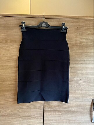 BCBG Maxazria Almadan önce iletişime geçin lütfen