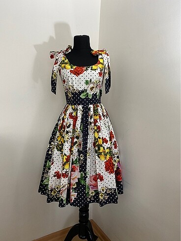 Dolce & Gabbana Almadan önce iletişime geçin lütfen fiyatı 70000? 122