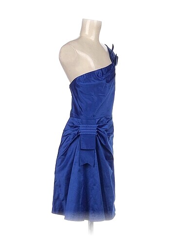 BCBG Maxazria BCBG Maxazria Kısa Elbise %70 İndirimli.