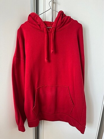 h&m kırmızı sweatshirt