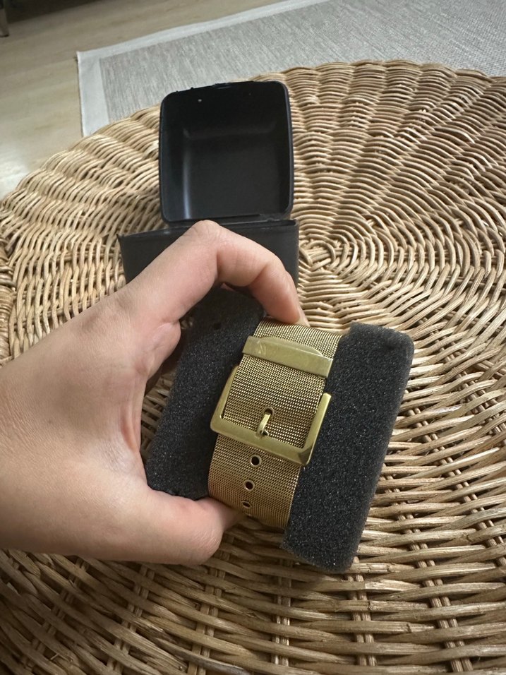 Kadın Parlak Altın Kemerli Saat - Görsel 3