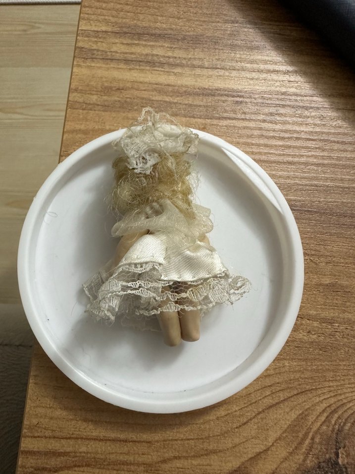 Beyaz Dantel Elbiseli Bebek taş bebek - Görsel 3