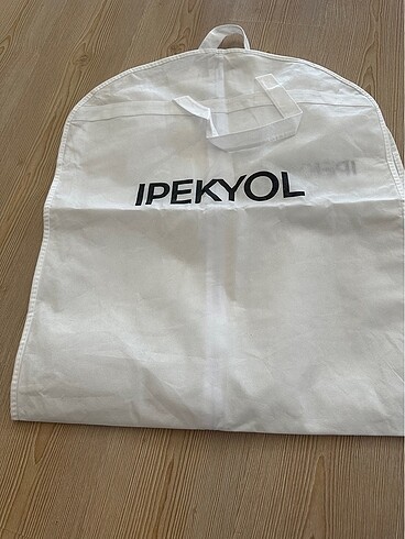2 adet kıyafet torbası