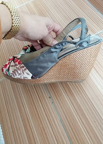 Zara 39 no dolgu topuk ayakkabı. 