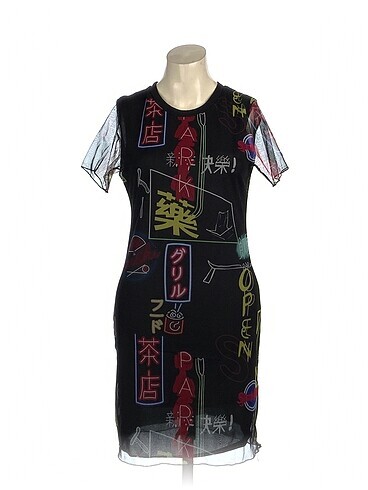 PreLoved Kısa Elbise %70 İndirimli.