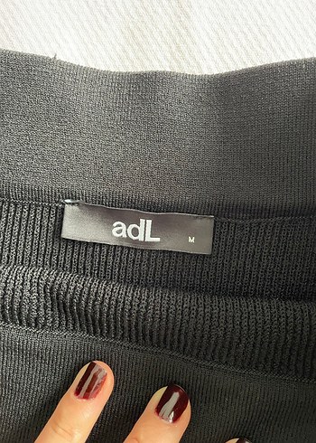 Düğmeli Siyah Uzun Triko Etek - Görsel 5