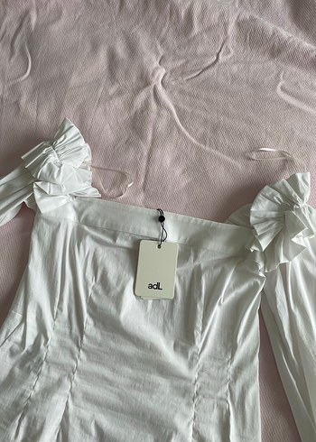 Drapeli Beyaz Keten Straplez Bluz - Görsel 3