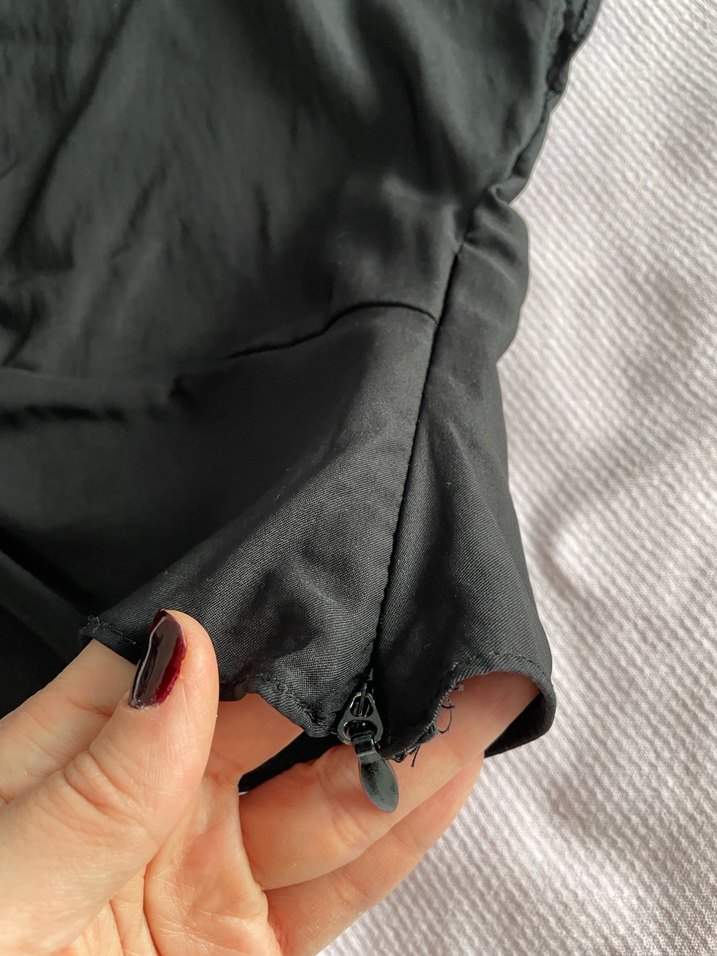 Siyah V Yakalı Keten Örme Bluz - Görsel 2