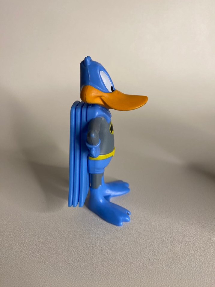Daffy Duck x Batman figürü - Görsel 4