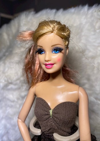 Kirpikli Barbie 2009 - Görsel 2