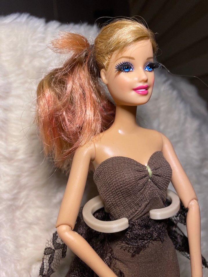 Kirpikli Barbie 2009 - Görsel 3