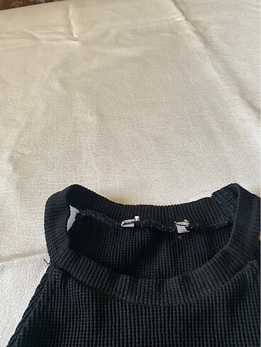 Siyah halter yaka crop
