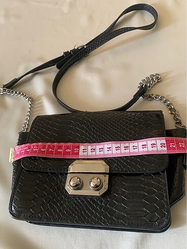 Beden siyah Renk Stradivarius askılı siyah miniçanta