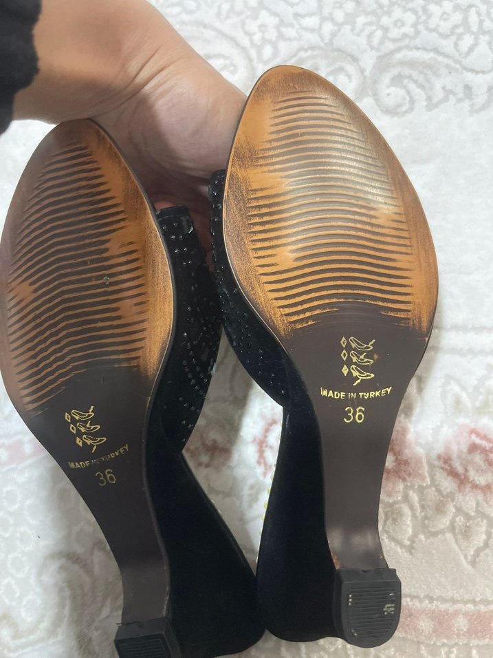 Siyah Payetli Dolgu Topuk Kadın Terlik - Görsel 3