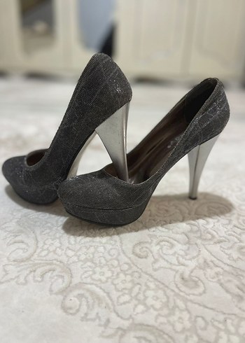 Gri Simli Yılan Desenli İnce Topuklu Kadın Ayakkabı - Görsel 2