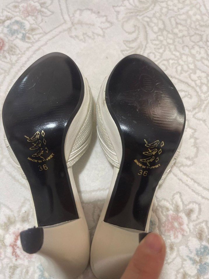 Beyaz Parlak Yılan Desenli Platform Topuklu Kadın Ayakkabı - Görsel 3