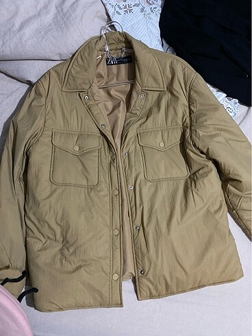 Zara Mont
