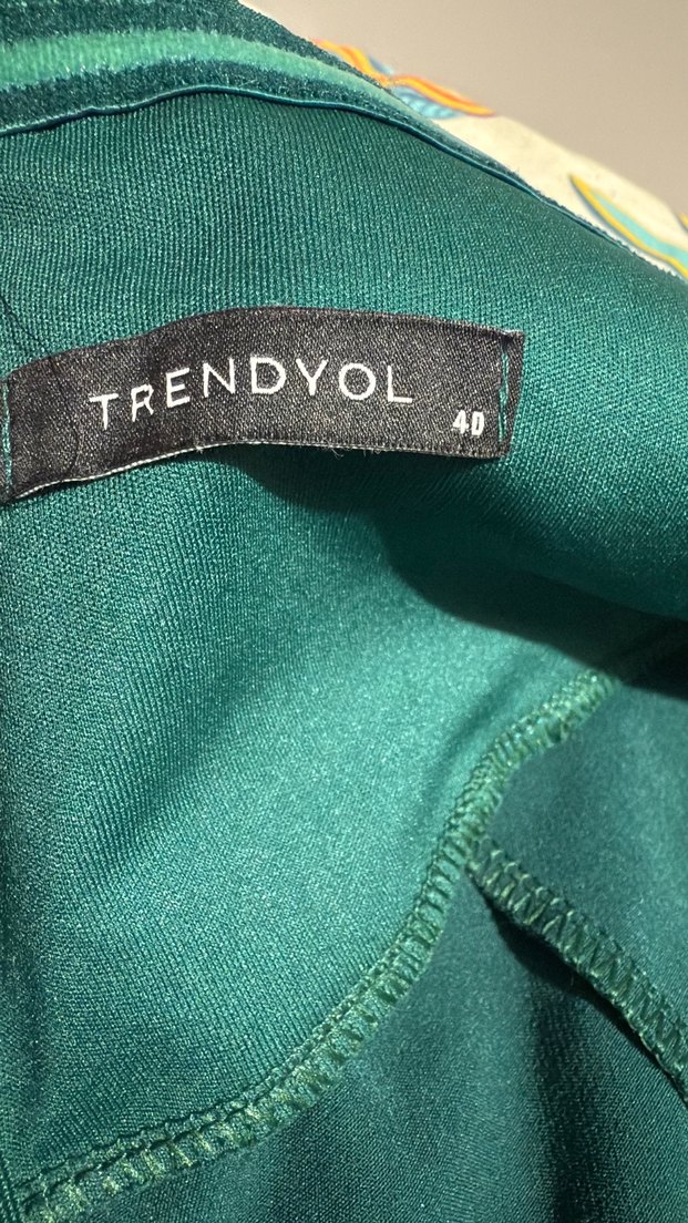 Petrol Yeşili Midi V Yaka Yırtmaçlı Elbise - Görsel 3