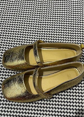 Kızlar için Kemerli Altın Babet - Görsel 3